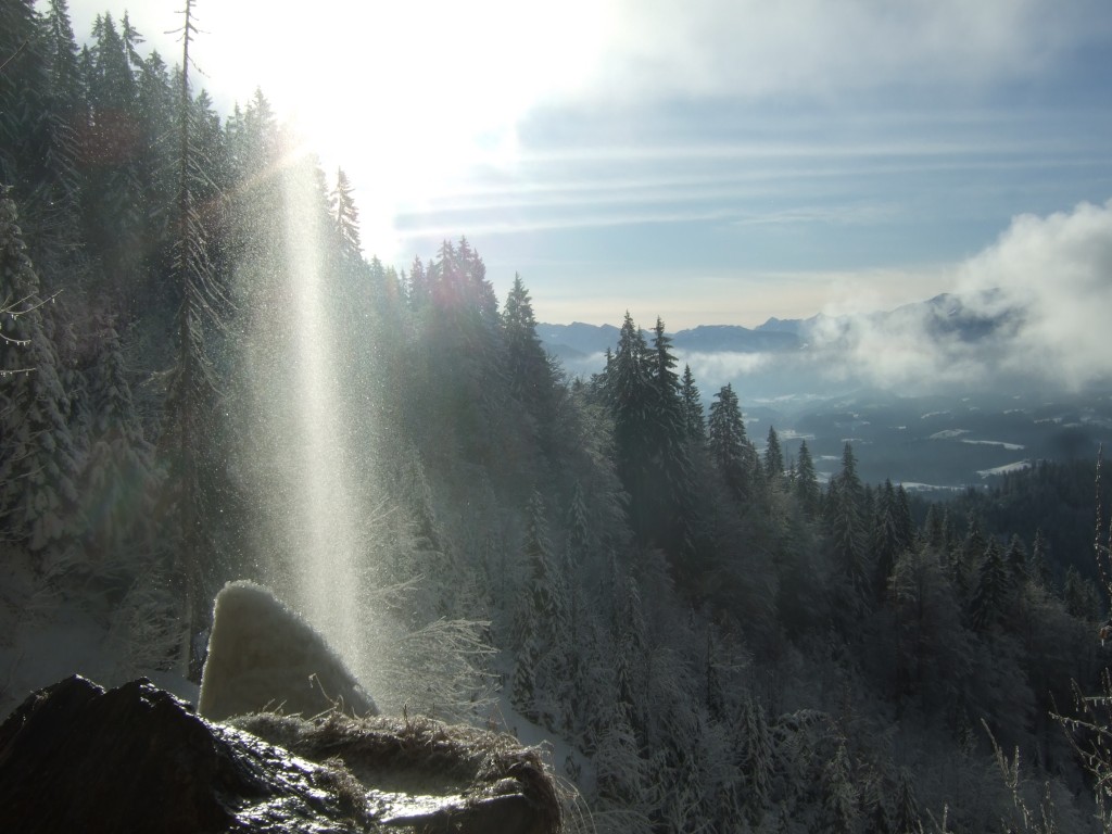 Die Eissäule am Fuß des Wasserfallls
