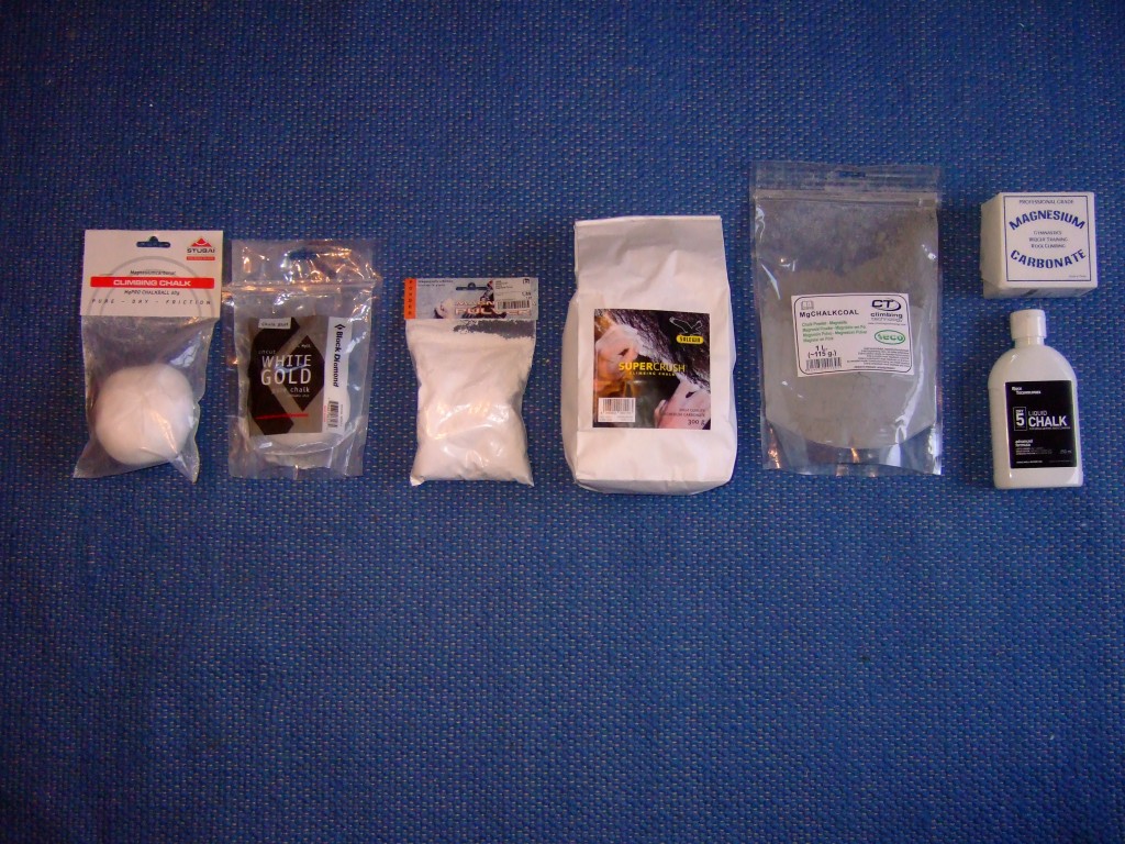 2006_0103_072346 vlnr: Stubai MgPRO Chalkball, Black Diamond Chalk Shot Refillable, Aliens Magnesium Pulver, Salewa Super Crush, Climbing Technology MgCHALKCOAL, Aliens MAGNESIUM CARBONATE, Rock Technologies Dry5 Liquid Chalk